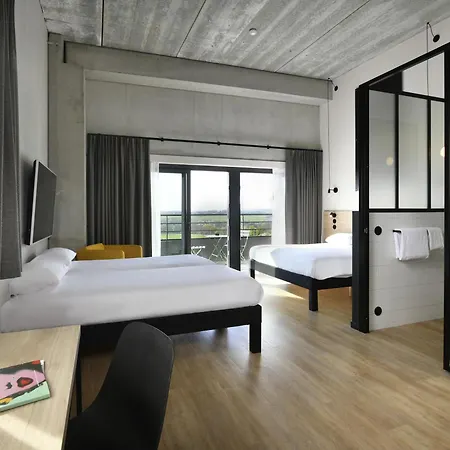 מלון Ibis Styles 3*